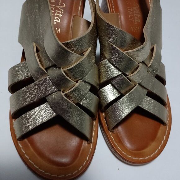 BELLA VITA, Metallic Gold Sandals, Cross Pattern Straps, Upper Leather, Size 7.5 - Picture 6 of 8